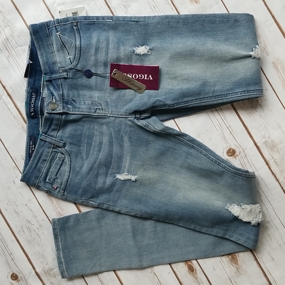 Vigoss Chelsea skinny jeans. NWT. Girls size 16. Destructed style